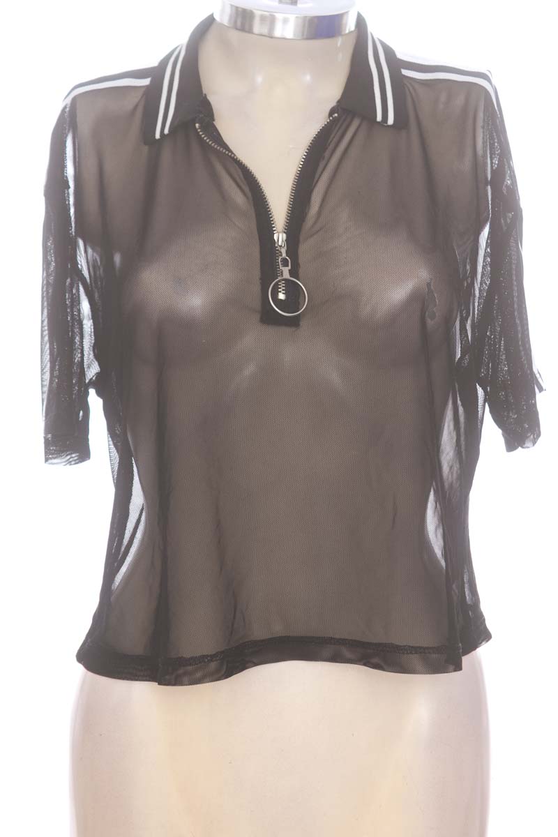 Top / Camiseta color Negro - Koaj