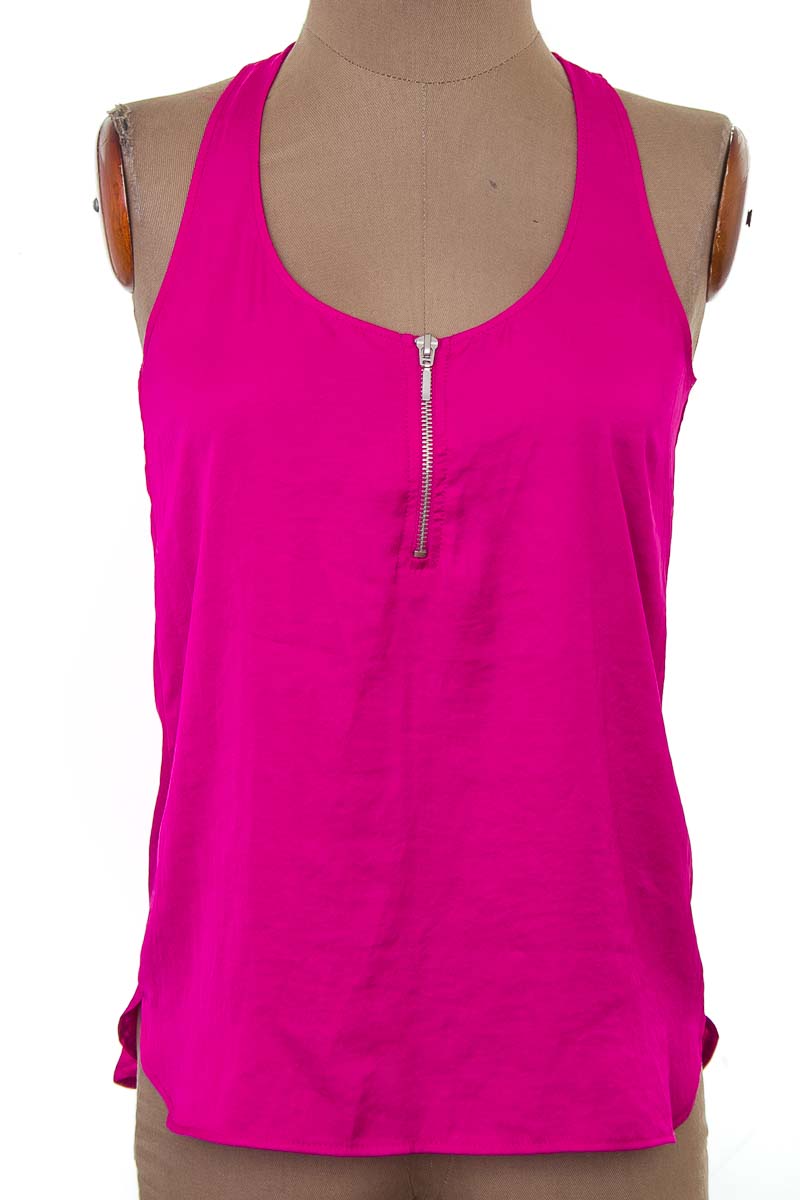 blusa color fucsia