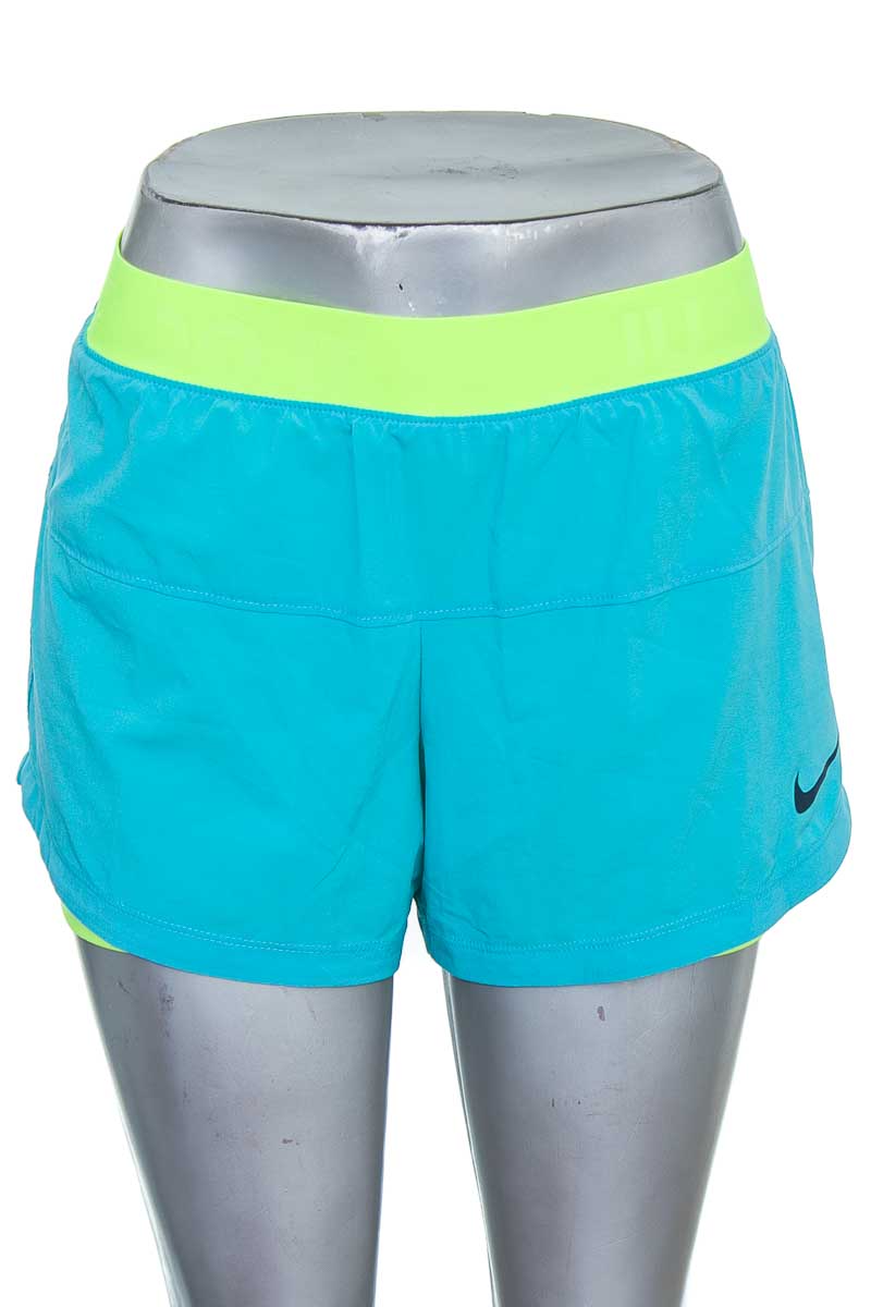 short deportivos nike