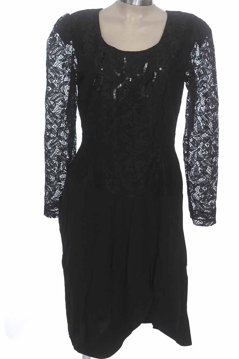 Vestido / Enterizo color Negro - Closeando