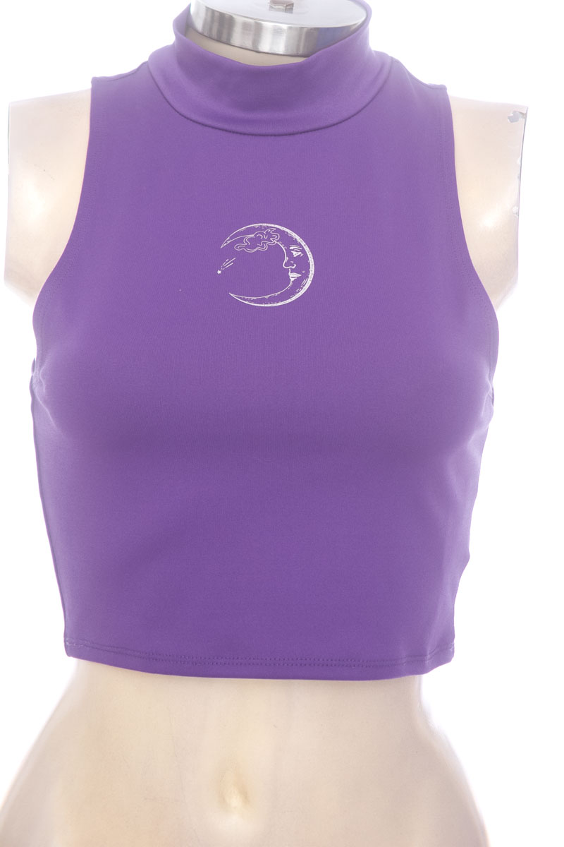 Top / Camiseta color Morado - Divided by H&M