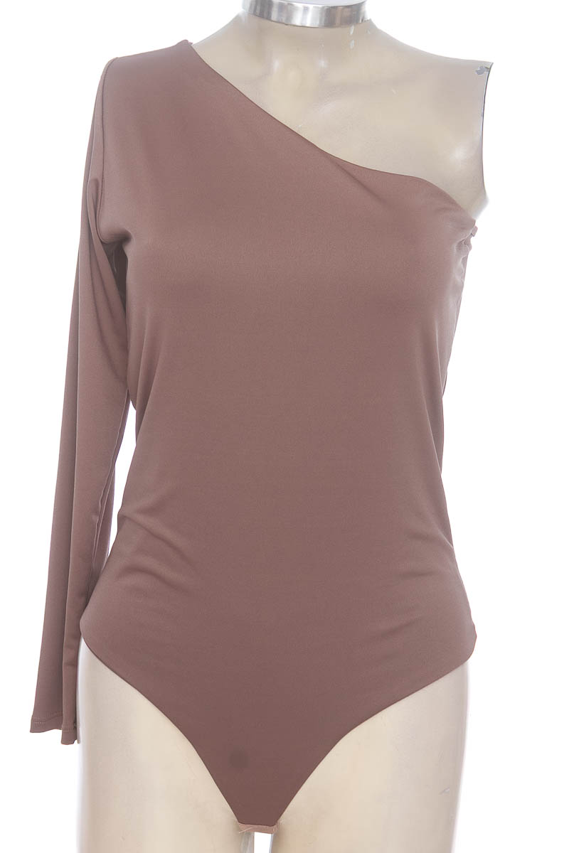 Top / Camiseta color Café - Closeando