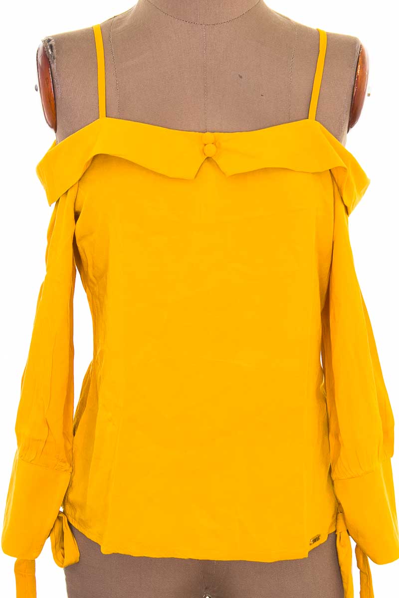 blusa color mostaza