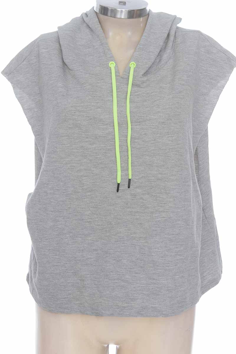 Ropa Deportiva / Salida de Baño color Gris - Forever 21