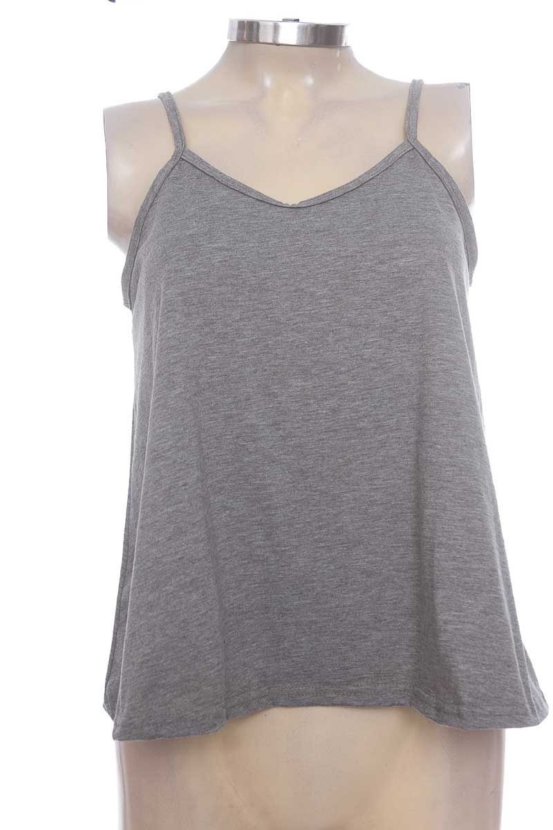 Top / Camiseta color Gris - Closeando