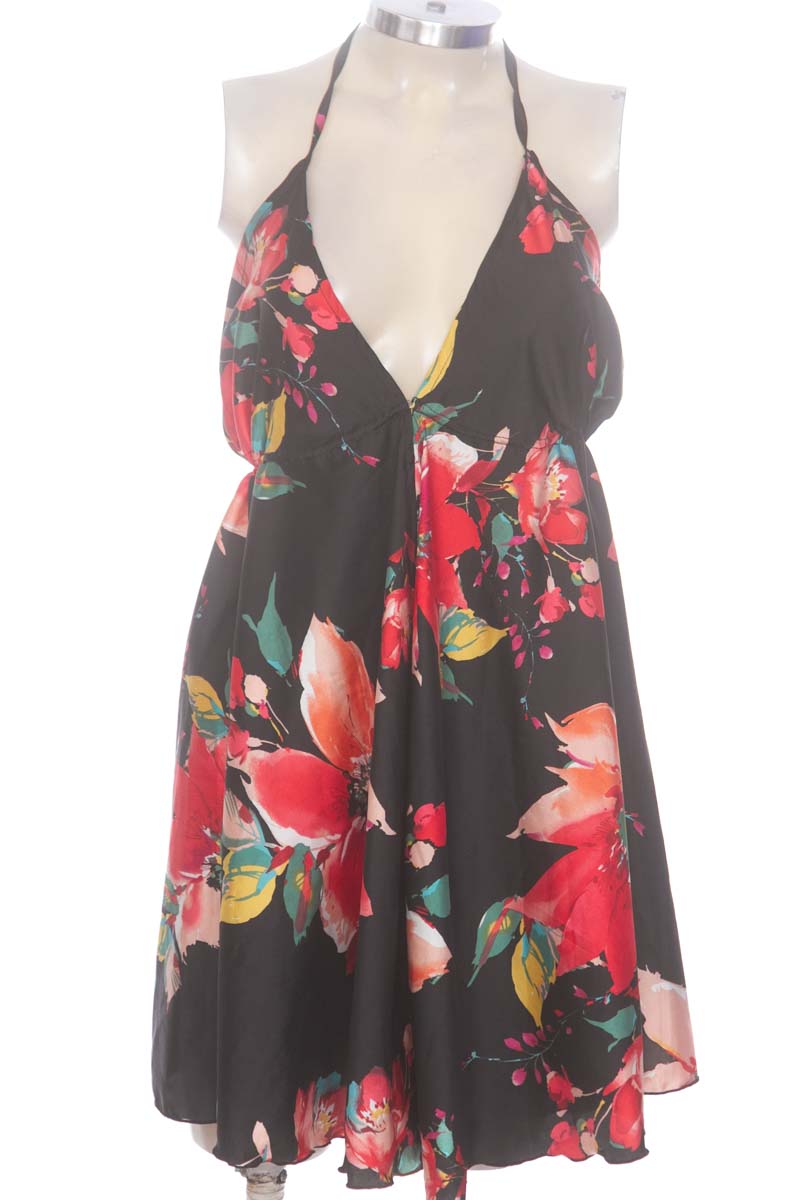 Vestido / Enterizo color Negro - Closeando