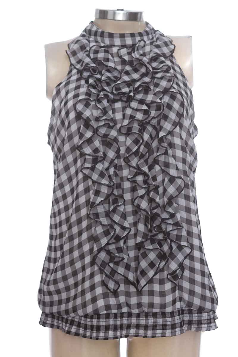 Blusa color Gris - Closeando