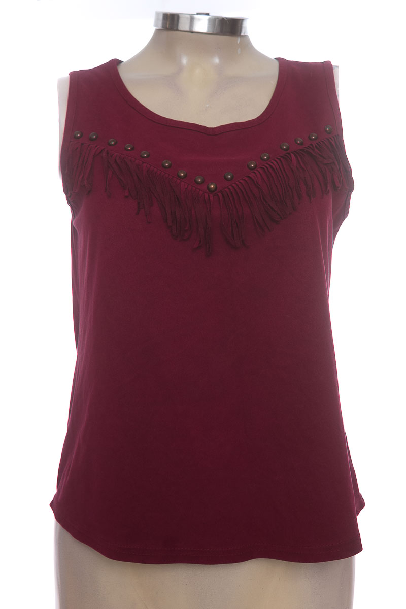 Top / Camiseta color Vinotinto - Closeando