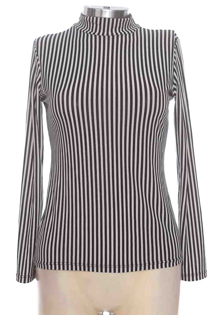 Top / Camiseta color Negro - Amoretti