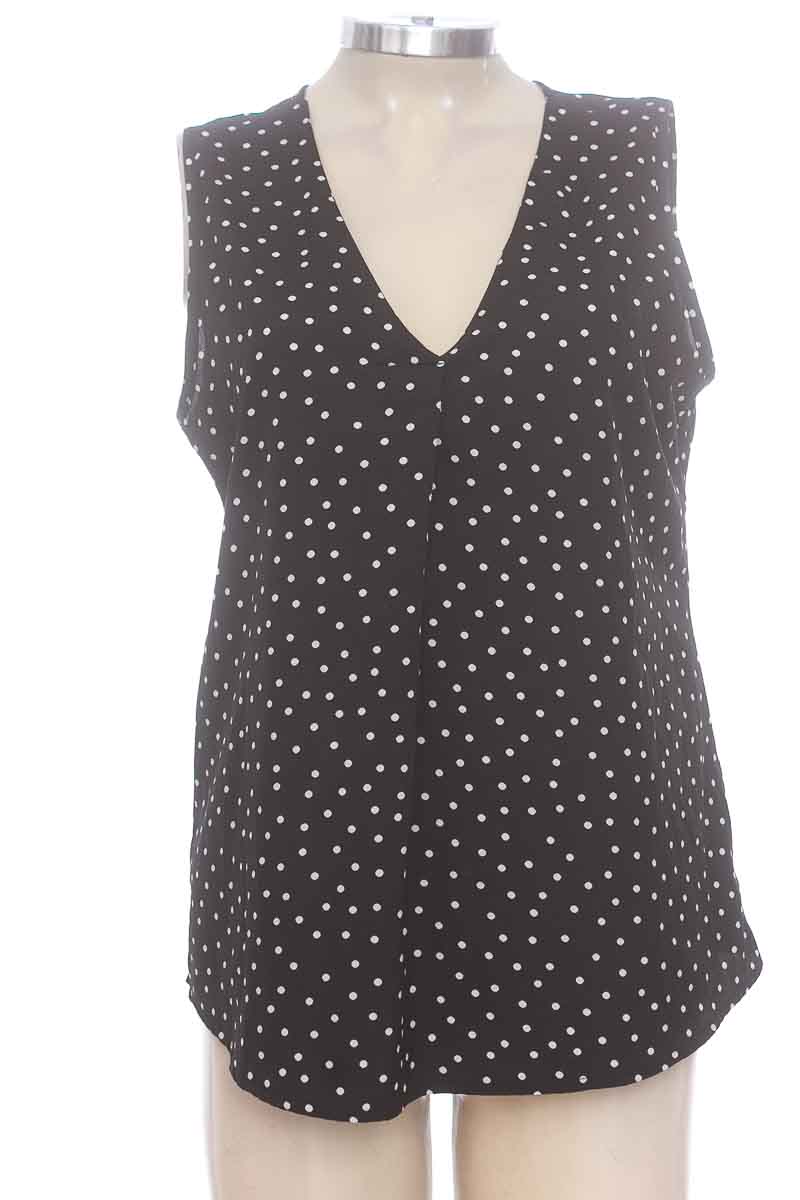 Top / Camiseta color Negro - Koaj