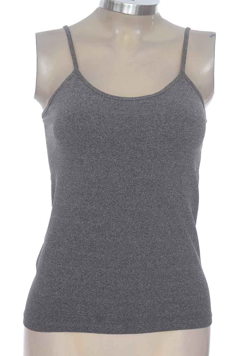 Top / Camiseta color Gris - Closeando