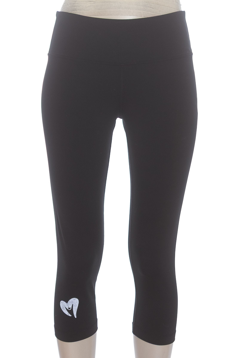 Ropa Deportiva / Salida de Baño color Negro - Closeando
