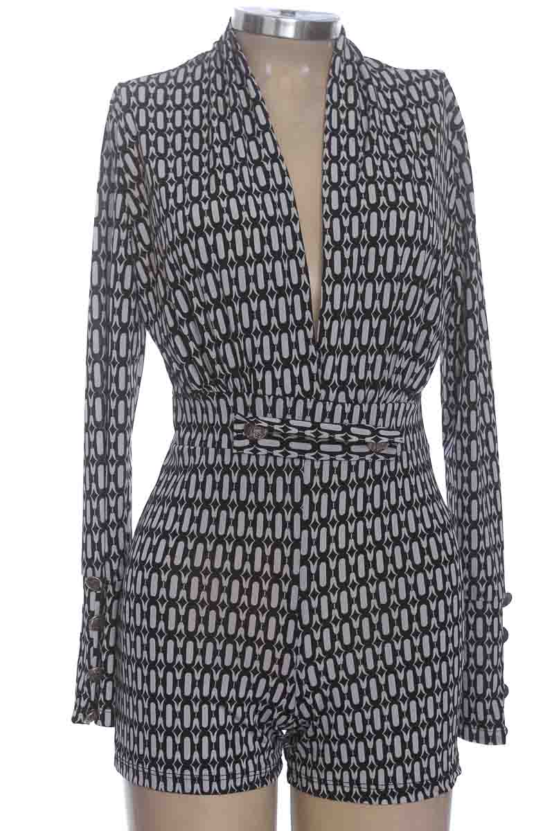 Vestido / Enterizo color Negro - Closeando