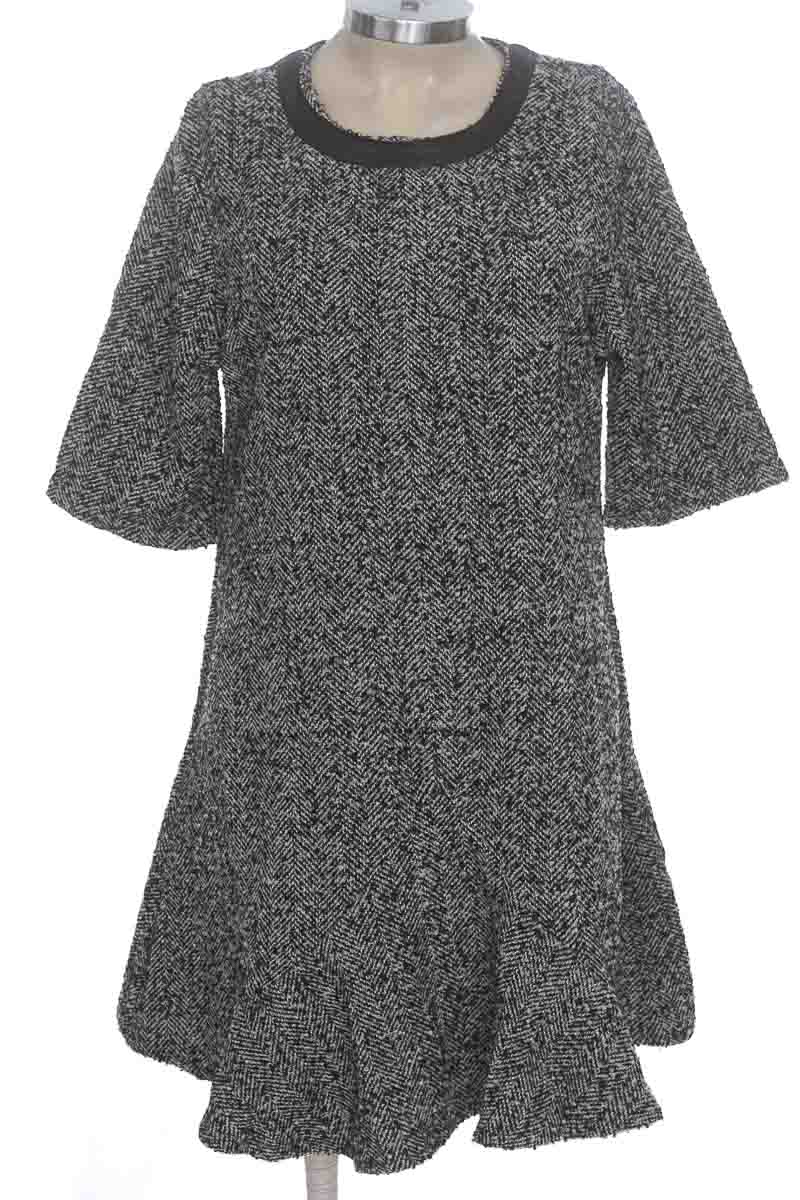Vestido / Enterizo color Gris - Closeando