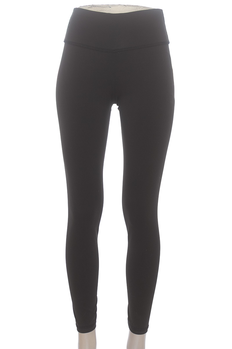Ropa Deportiva / Salida de Baño color Negro - Closeando